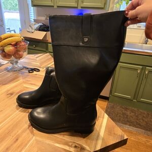 Black Knee-High Leather Boots